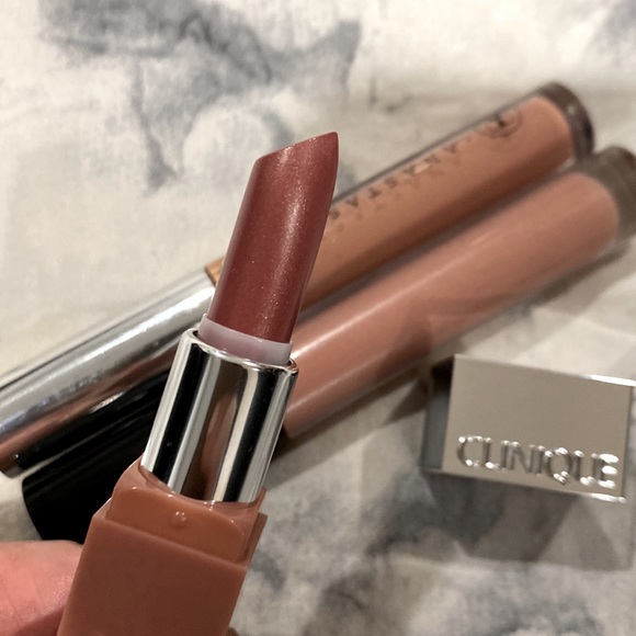 Lip gloss and lipstick trio - Picture 3 of 3